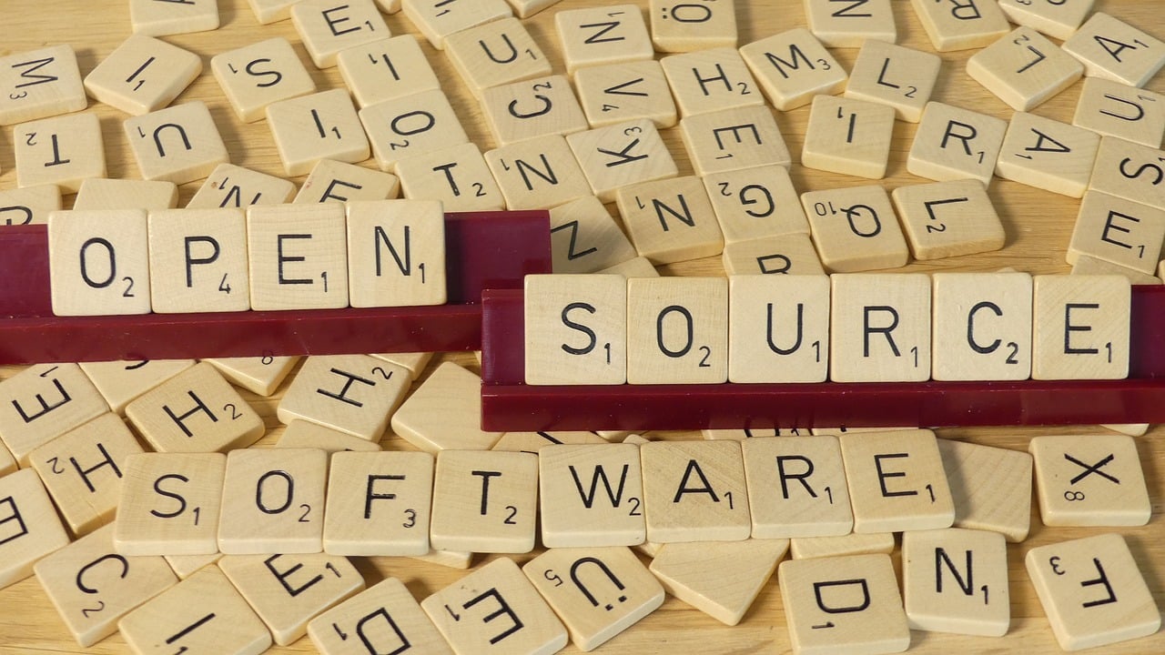 Informatik-Forum Stuttgart – "Open source software - a field of ...